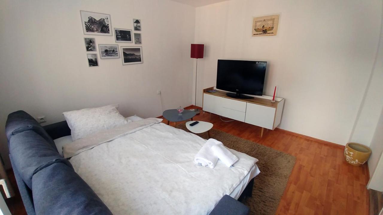Danijel Apartment *